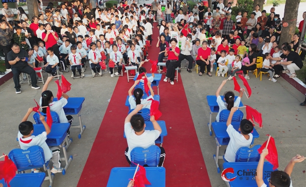 ​多彩课桌舞 活力满校园——西平县柏苑王店小学举行第三届“迎国庆”课桌舞展演