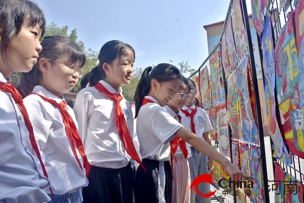 童心绘盛世 笔墨庆华诞——驻马店第二实验小学举行庆祝祖国75周年华诞书画展