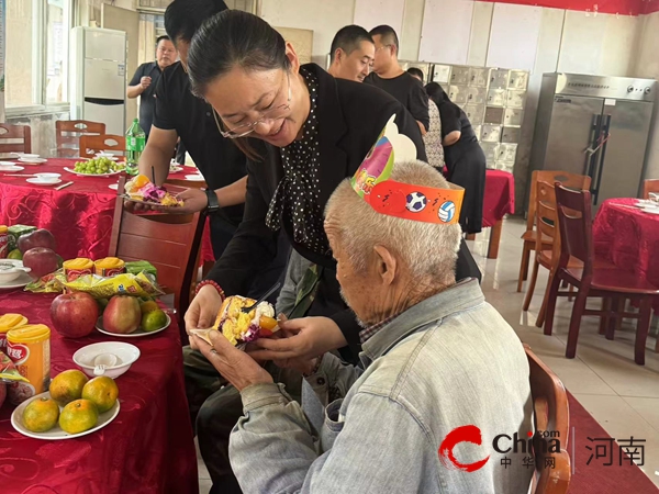 情暖金秋·爱在重阳——花庄镇敬老院为供养老人举办集体生日宴