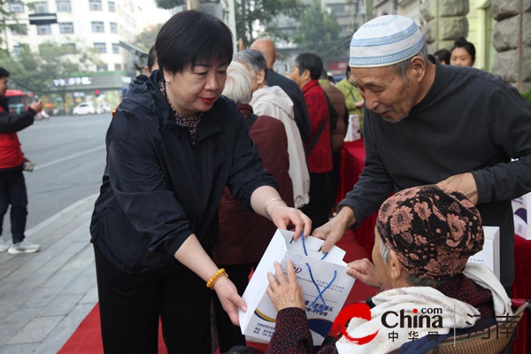 驻马店市驿城区人民街道中山社区开展“感恩重阳节 浓浓敬老情”重阳节主题活动