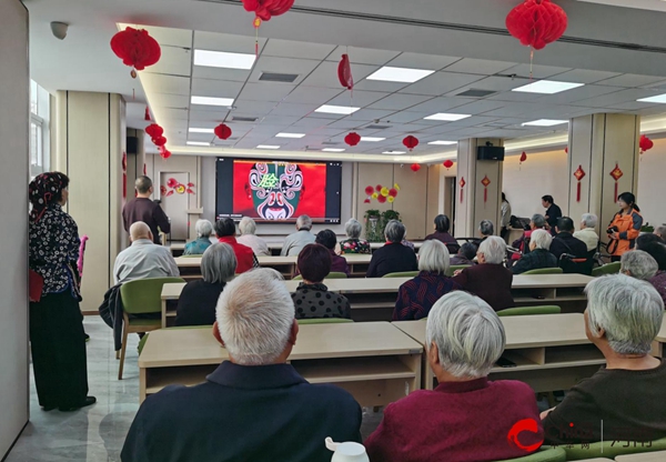 ​驻马店市驿城区雪松街道纱厂社区党支部开展重阳节慰问市为老服务中心活动