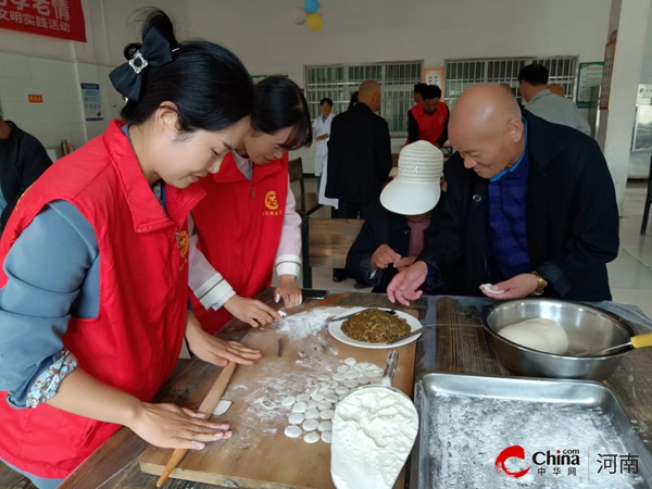 ​西平县师灵镇：爱满重阳节 情暖老人心