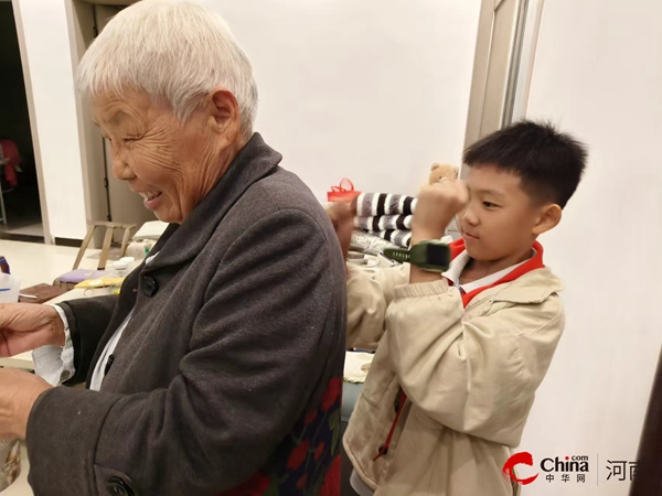 ​情暖金秋 爱在重阳——西平县柏苑王店小学开展重阳节主题教育