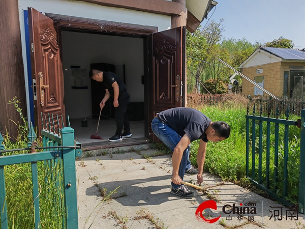 西平县应急管理局开展地震预警台巡检及环境卫生整治工作