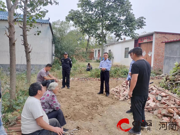 驻马店市驿城区古城街道：邻里宅基地惹纠纷  警社倾心调解促和谐