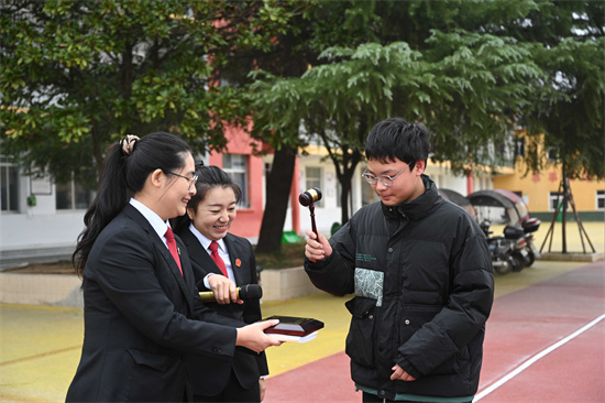 唐河法院：送法进校园，筑牢青春防线