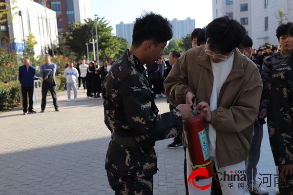 河南交通技师学院开展消防知识培训暨火灾逃生应急演练活动