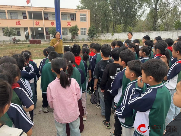 ​消防地震演练 筑牢安全防线——西平县专探赵寺小学开展地震安全演练活动