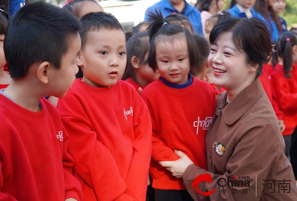 驻马店市实验幼儿园：萌娃学消防  致敬火焰蓝