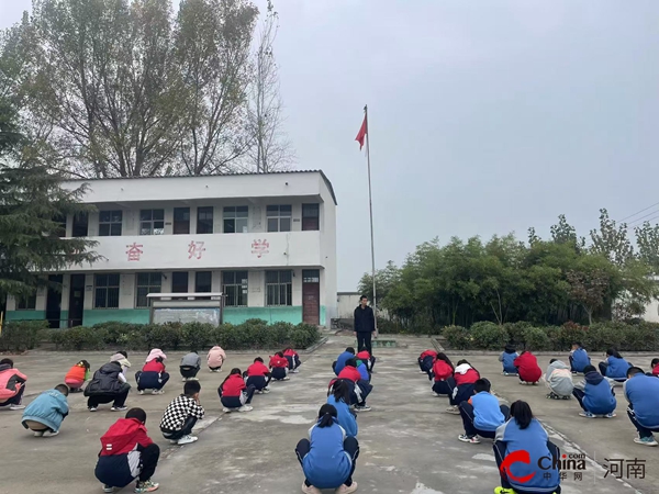 ​西平县师灵白庙小学开展消防安全演练活动