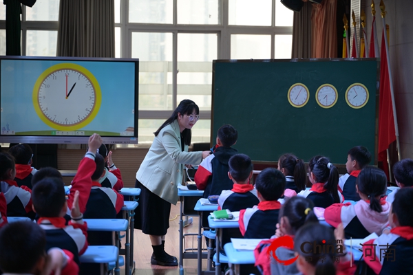 驻马店实验小学：国培计划为农村骨干教师能力提升画上完满句号