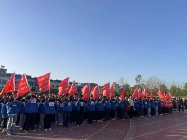 邓州市刘集镇一初中举行冬季阳光体育运动会