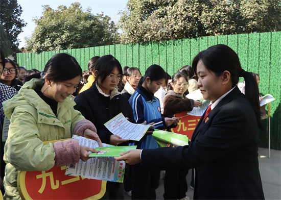 南阳宛城区法院：法治副校长送法进校园 点亮乡村青少年法治之光