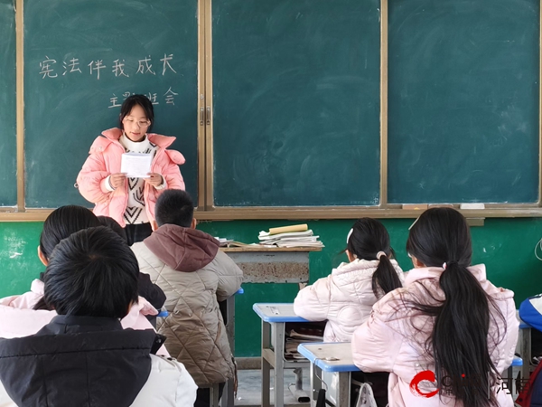 ​知宪法 从我做起——西平县南徐小学开展法制教育宣传活动