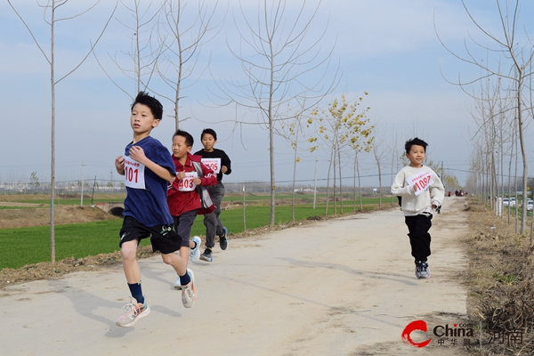 ​西平县宋集中心校举行2024年小学生冬季长跑比赛