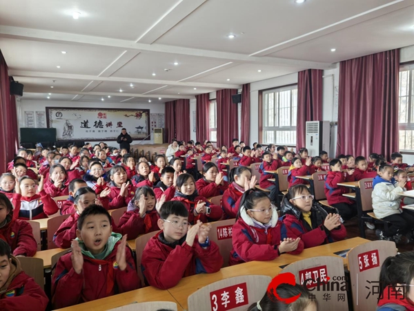 戏曲传雅韵 校园润芳华——驻马店市第十二小学举办“戏曲进校园”活动