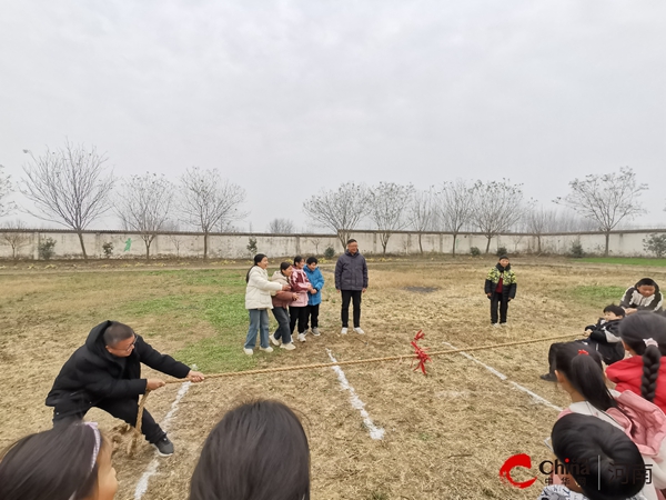 ​西平县东沟小学拔河比赛圆满落幕