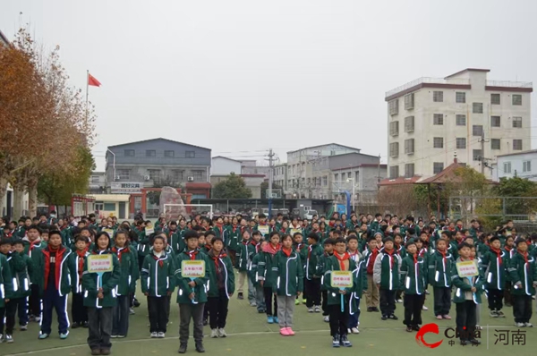 ​球场展锋芒 少年意气扬——西平县实验小学2024年秋期“校长杯”足球比赛圆满落幕