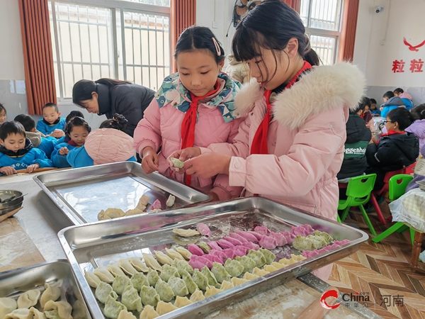 校园冬至饺香飘 传统习俗润童心——西平县柏苑王店小学开展第一届饺子节