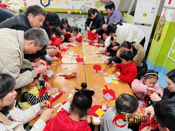 驻马店市实验幼儿园：亲子同欢  共迎新年