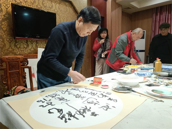 南阳大河人家酒店举办迎春笔会 书画名家济济一堂贺新年