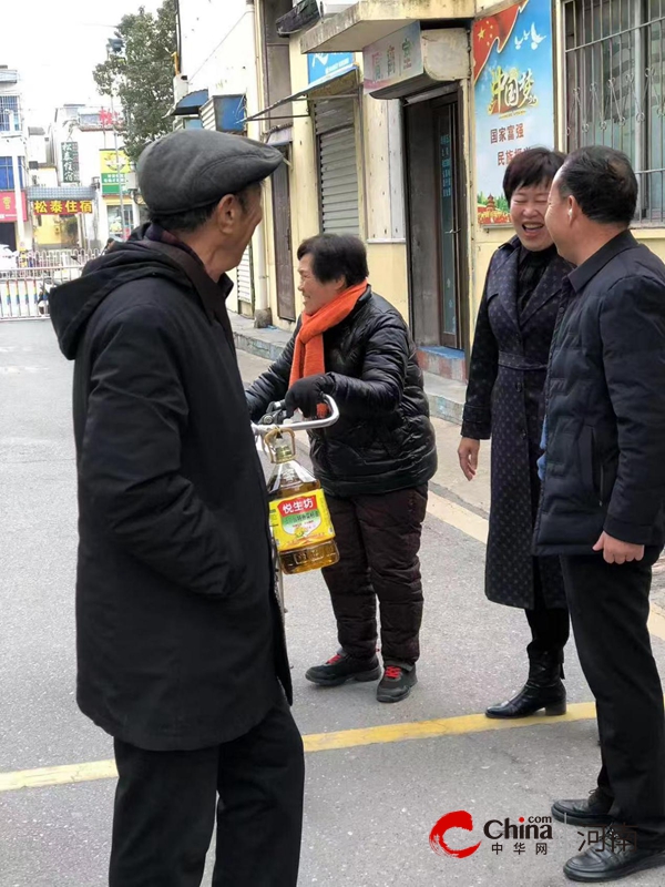 回眸不忘耕耘路 情系桑榆暖人心——驻马店市第二小学开展新年走访慰问退休老教师活动