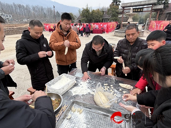 驻马店市驿城区蚁蜂镇：欢乐过小年 幸福饺子宴