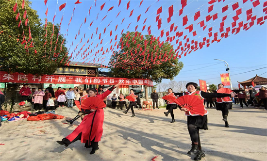 內(nèi)鄉(xiāng)縣赤眉鎮(zhèn)：歡樂中國年 情暖煙火間