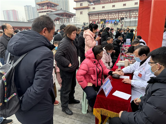 南阳市宛城区中医院：张仲景诞辰纪念活动现场义诊送健康