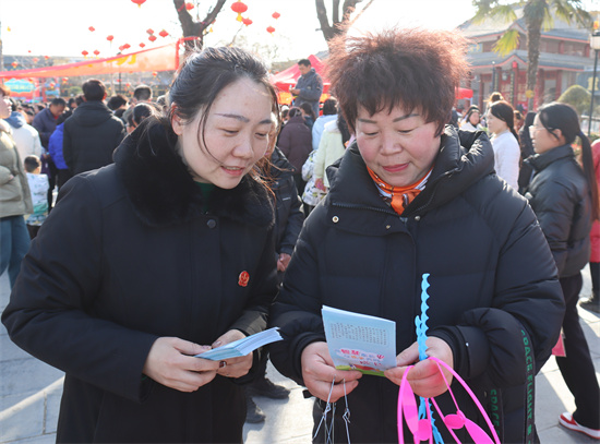 社旗县法院开展《家庭教育促进法》法治宣传活动