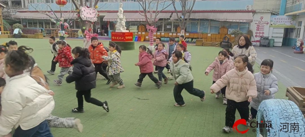 反恐防暴 护“幼”安全——西平县直第二幼儿园开展反恐防暴安全应急演练