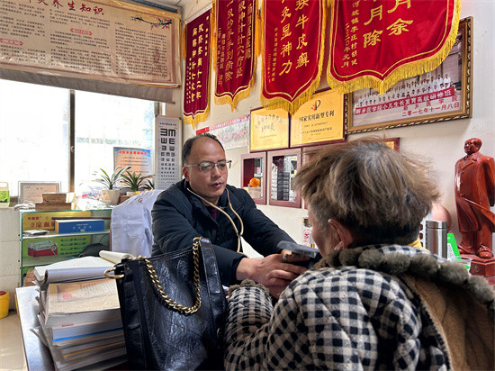 南阳名老中医张文俊：年逾八旬笃行不怠  倾心守护村民健康 