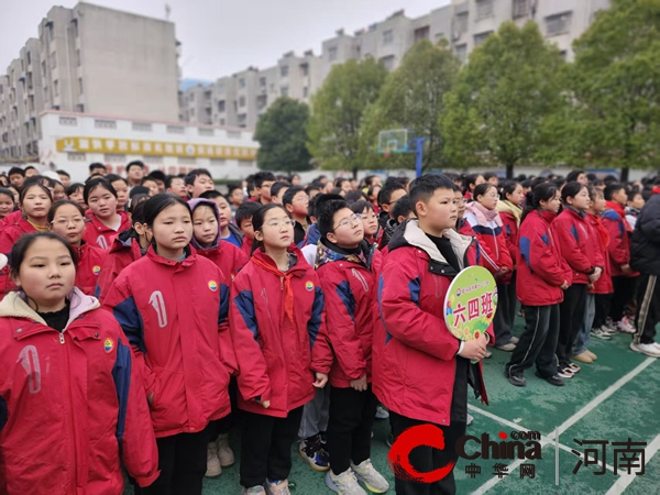 法治宣传进校园 普法护航助成长 ——驻马店市第十二小学开展《中小学生如何防范个人极端报复暴力伤害案事件》 法治讲座