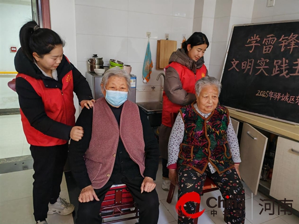 駐馬店市驛城區(qū)東風(fēng)街道東張莊社區(qū) 開展“學(xué)雷鋒 我行動”文明實(shí)踐主題活動