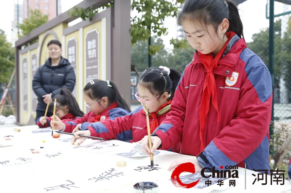 驻马店实验小学：传承雷锋精神 争做追“锋”少年