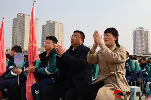 西平一中举行感恩励志演讲集中展示活动