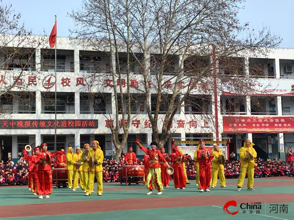 非遺進校園 傳統(tǒng)文化潤童心——非遺展演傳習活動走進西平縣第三小學