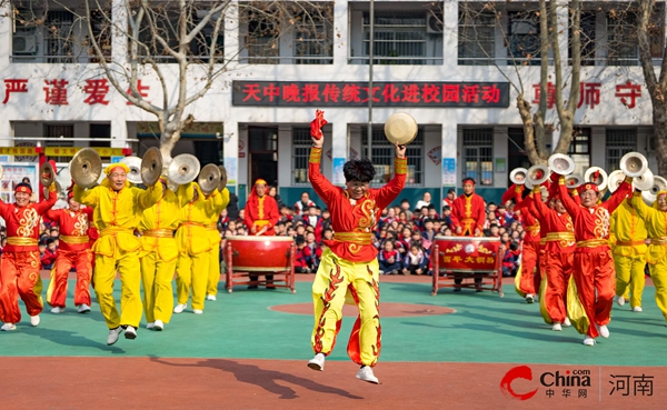 非遺進校園 傳統(tǒng)文化潤童心——非遺展演傳習活動走進西平縣第三小學