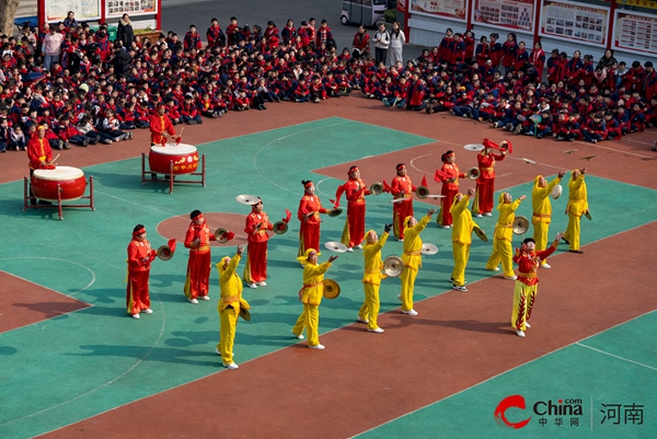 非遺進校園 傳統(tǒng)文化潤童心——非遺展演傳習活動走進西平縣第三小學