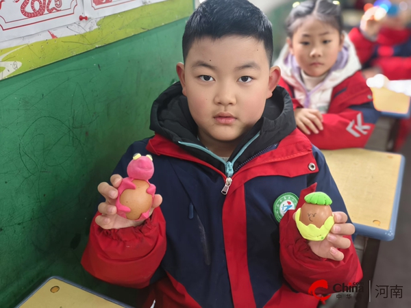 阳春三月爱无尽 童心护蛋悟恩情——记西平县第三小学“保护蛋宝宝”活动