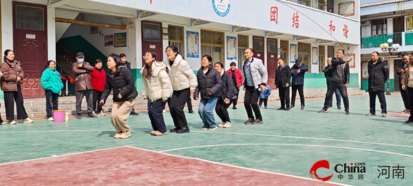 如花绽放 向阳而生——西平县二郎初级中学举行庆祝“女神节”系列活动