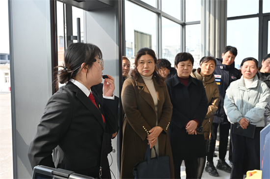 唐河县法院毕店法庭开展保护妇女权益专题开放日活动