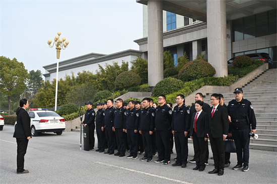 唐河县法院：“零距离”见证执行  “面对面”感受公正