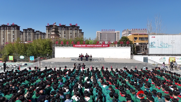 西平一中举行春期诵读 跑操展示活动