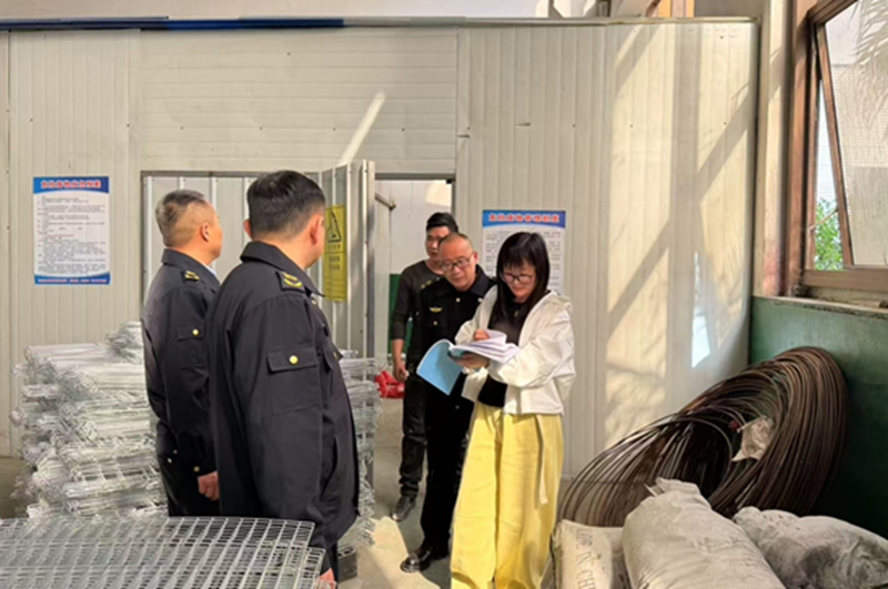 驻马店市生态环境局西平分局：强化排污许可证帮扶 助力优化营商环境