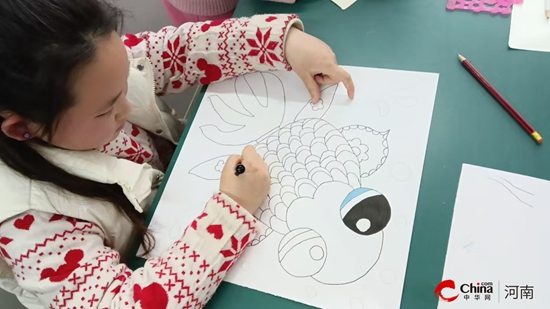 纸鸢绘彩 童趣飞扬——西平县专探赵寺小学开展美术社团春日纸鸢绘制活动