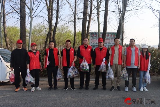 西平县柏苑街道开展2025年“绿动柏苑”清洁行动