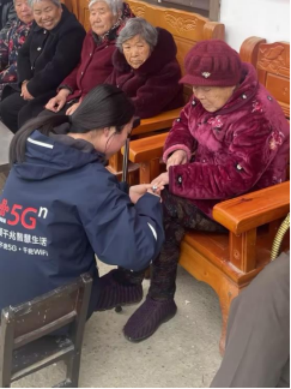 邓州联通“智慧助老”：温情跨越数字鸿沟 筑牢防诈安全堡垒