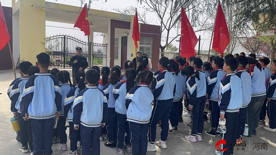 缅怀革命先烈 传承红色基因——西平县焦庄乡席王寨小学清明祭英烈主题活动