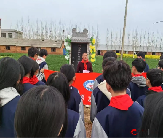 西平县盆尧镇党政主要领导到盆尧中学开展思政课教育